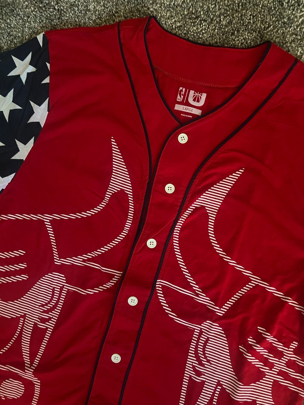 Chicago Bulls NBA Button Down Jersey Large Red/White/Blue (NWT)
